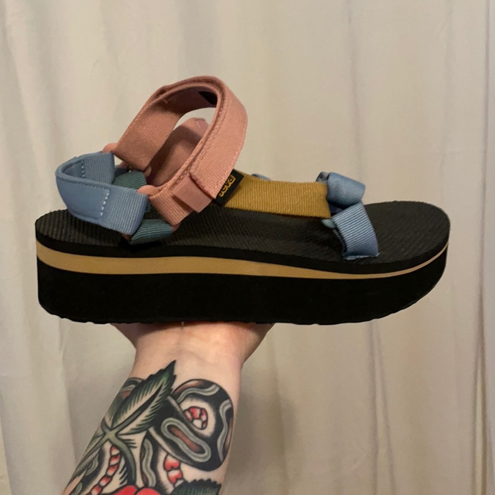 Teva Flatform Universal - pink, blue, tan, black